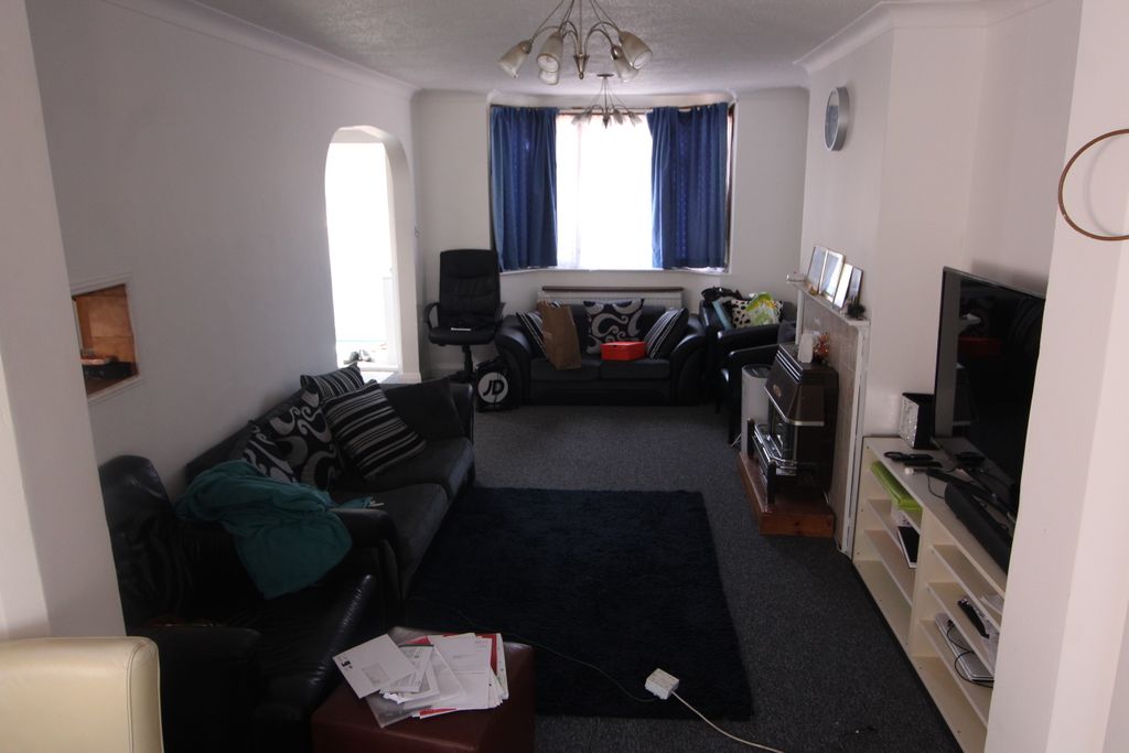 Property photo 3 of 14