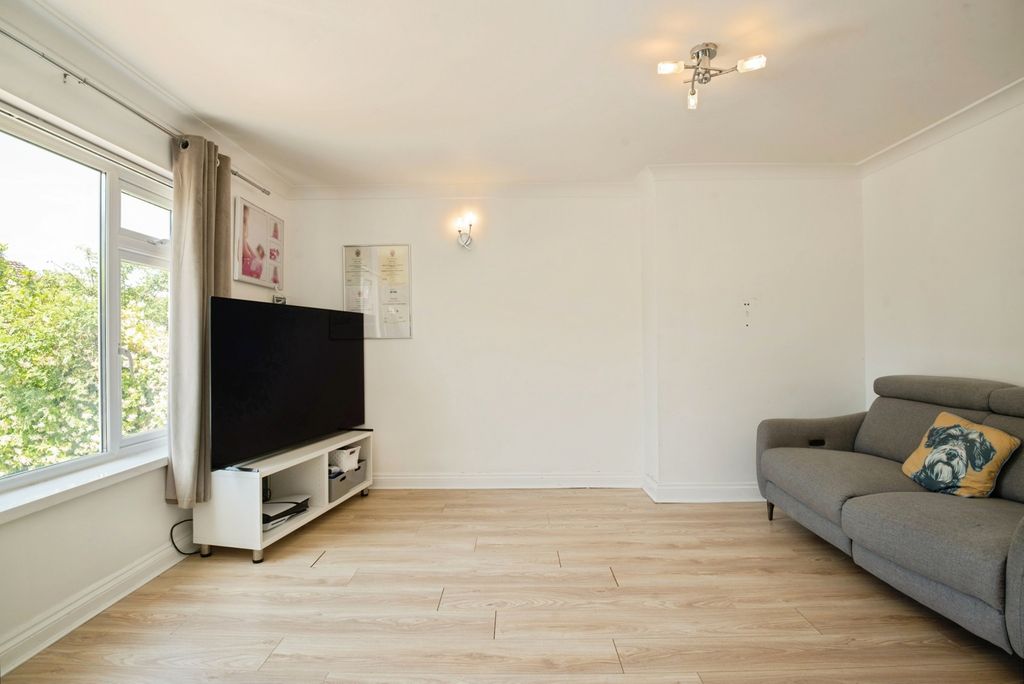 Property photo 2 of 22 Pbox-Img.Jpg