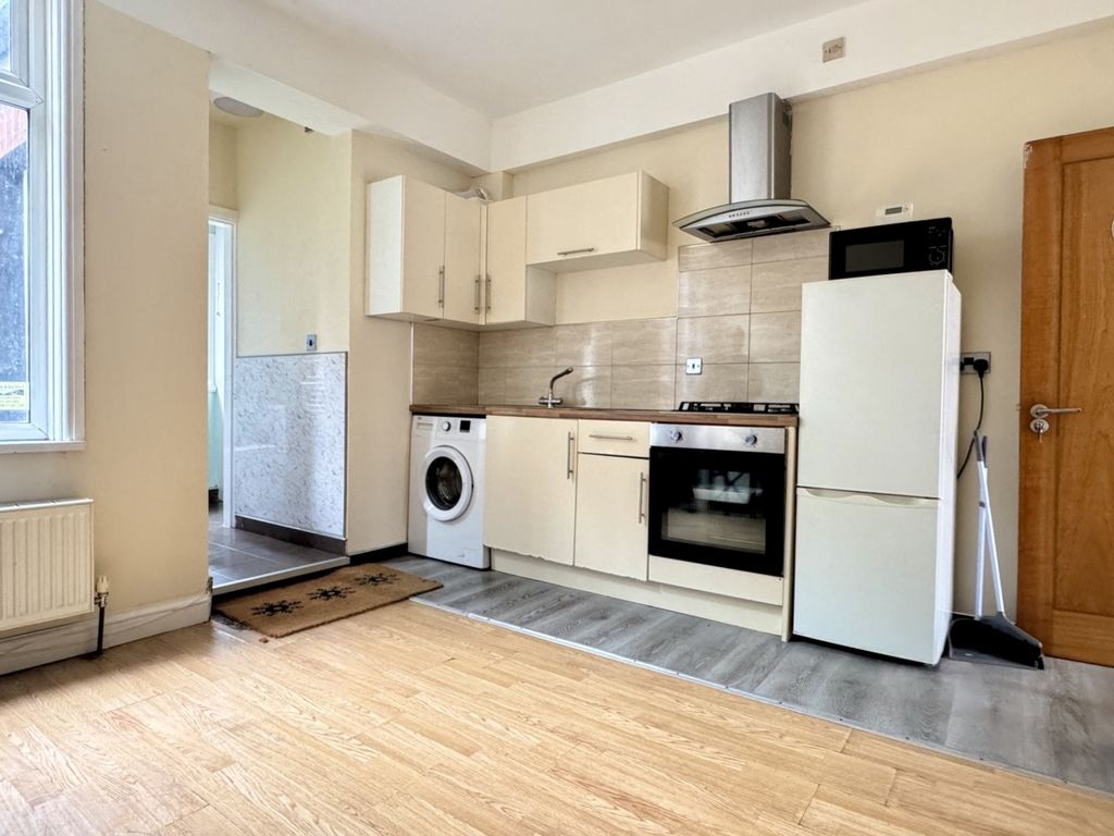 Property photo 2 of 4 Lettings Agent Sheffield