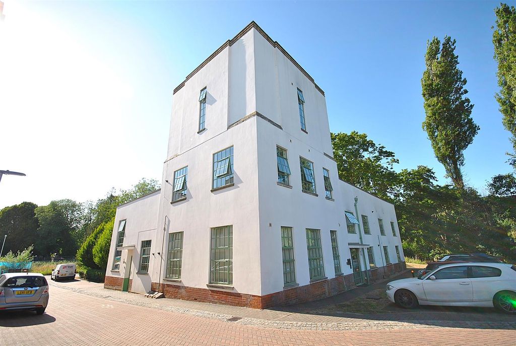 Property photo 1 of 10