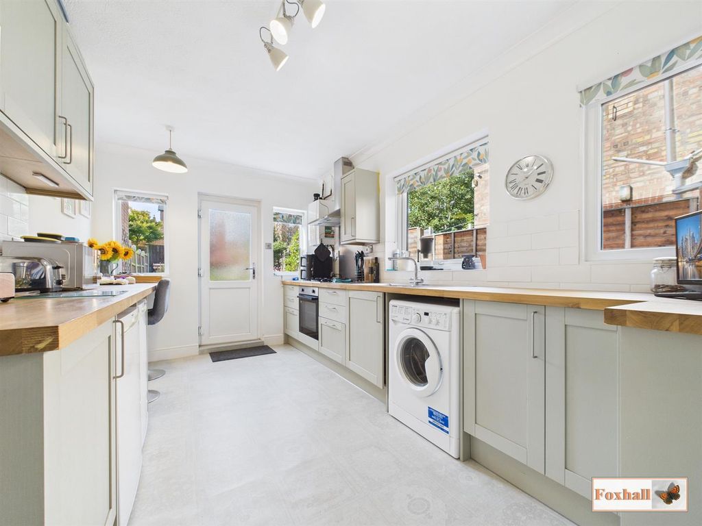 Property photo 2 of 20 Kitchen