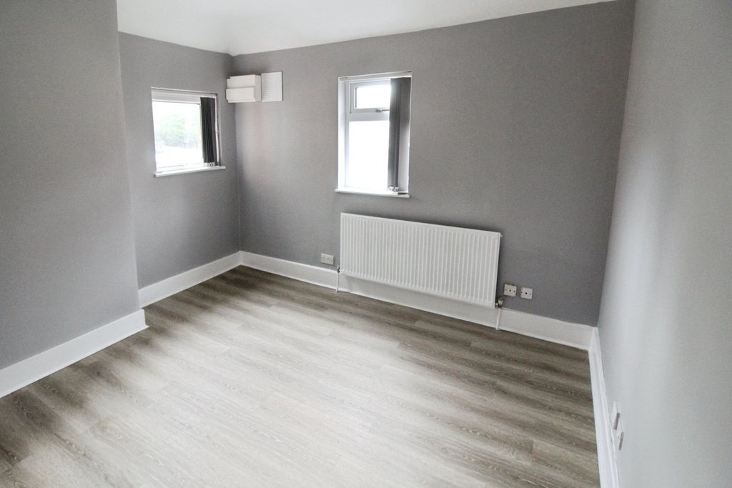 Property photo 3 of 7 Picture No. 01