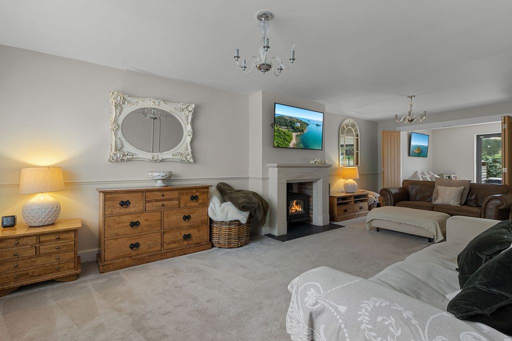 Property photo 3 of 30