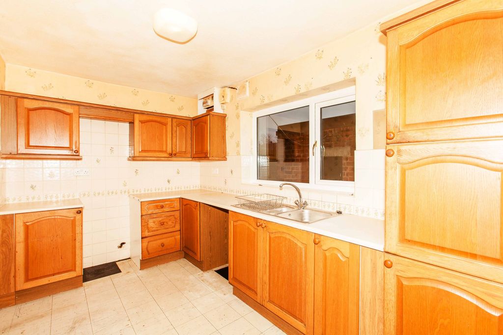 Property photo 3 of 22