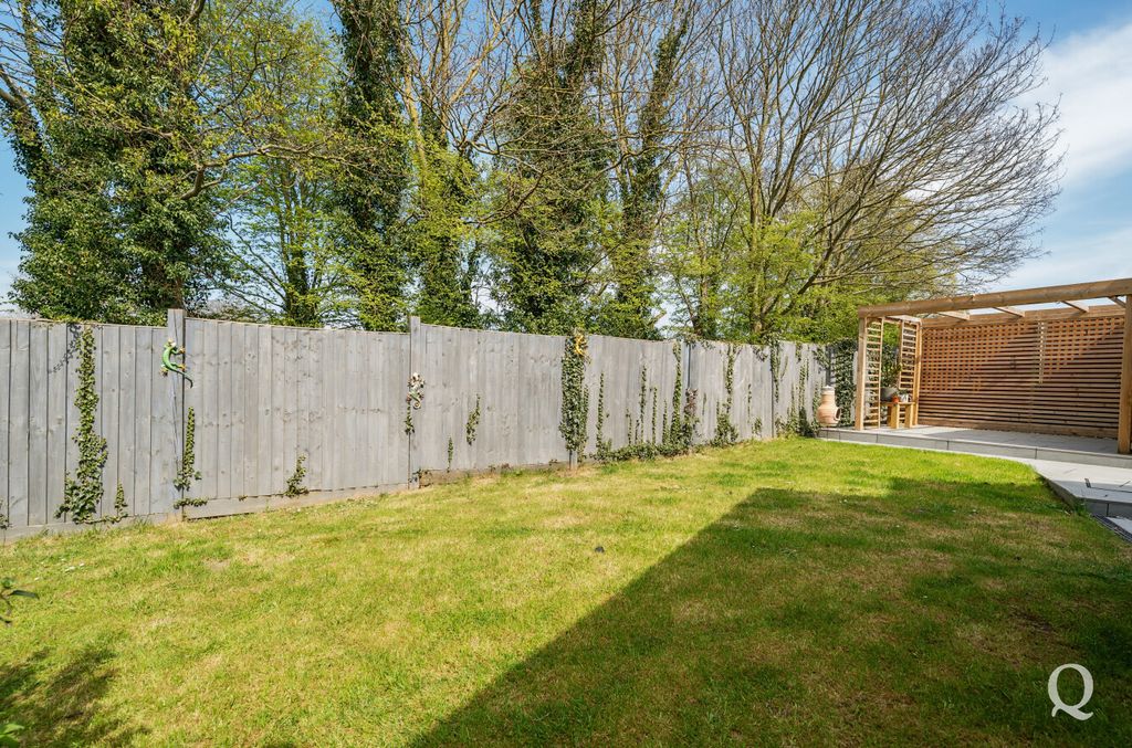 Property photo 3 of 25 384Ca02d-F8Ff-48d...