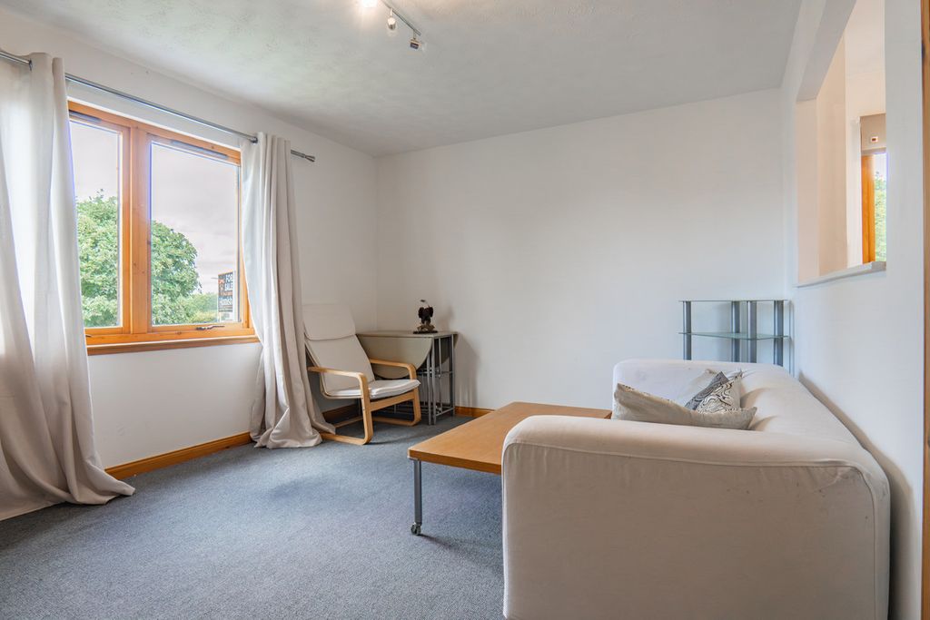 Property photo 2 of 31