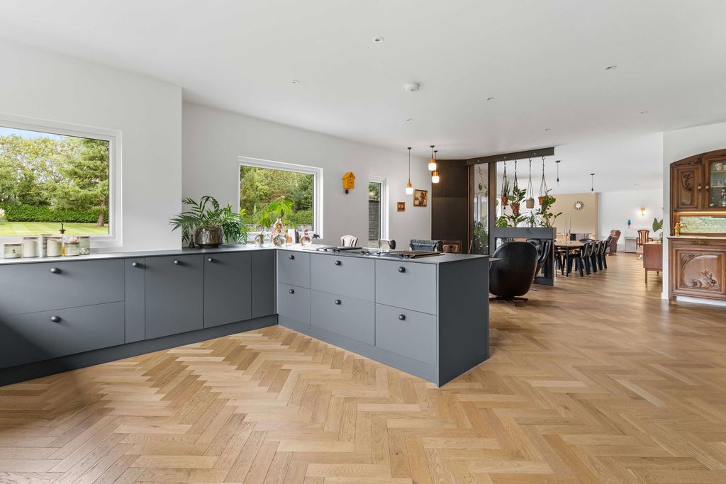 Property photo 3 of 73