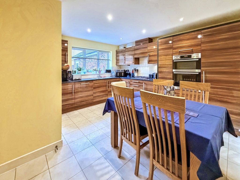 Property photo 3 of 33 4579147