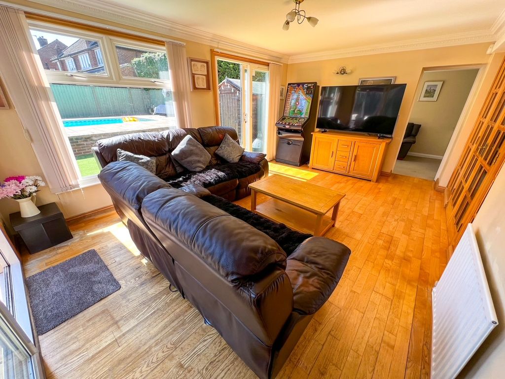 Property photo 3 of 22