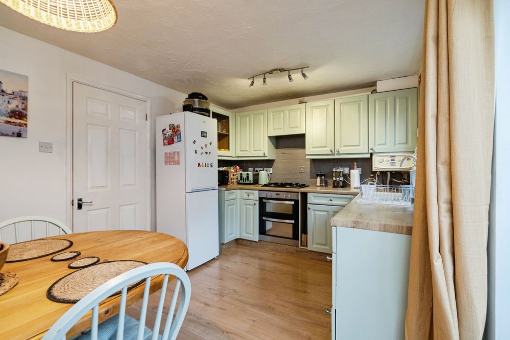 Property photo 3 of 20 Kitchen / Diner