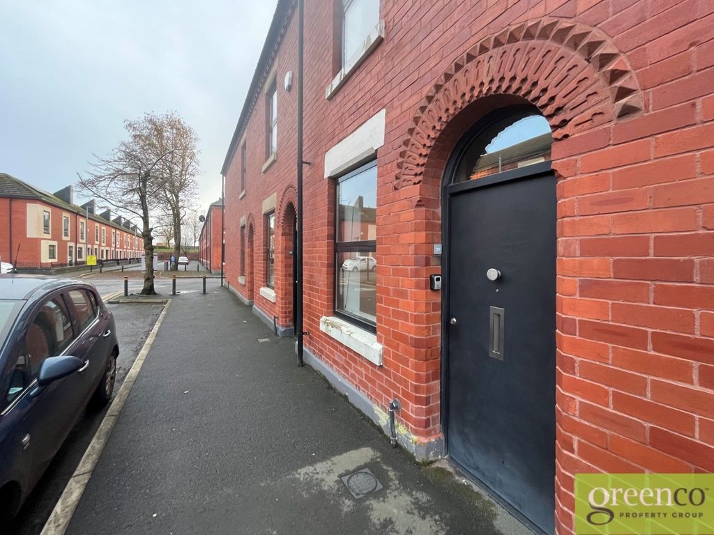 Property photo 2 of 29