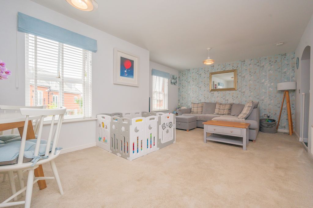 Property photo 2 of 12