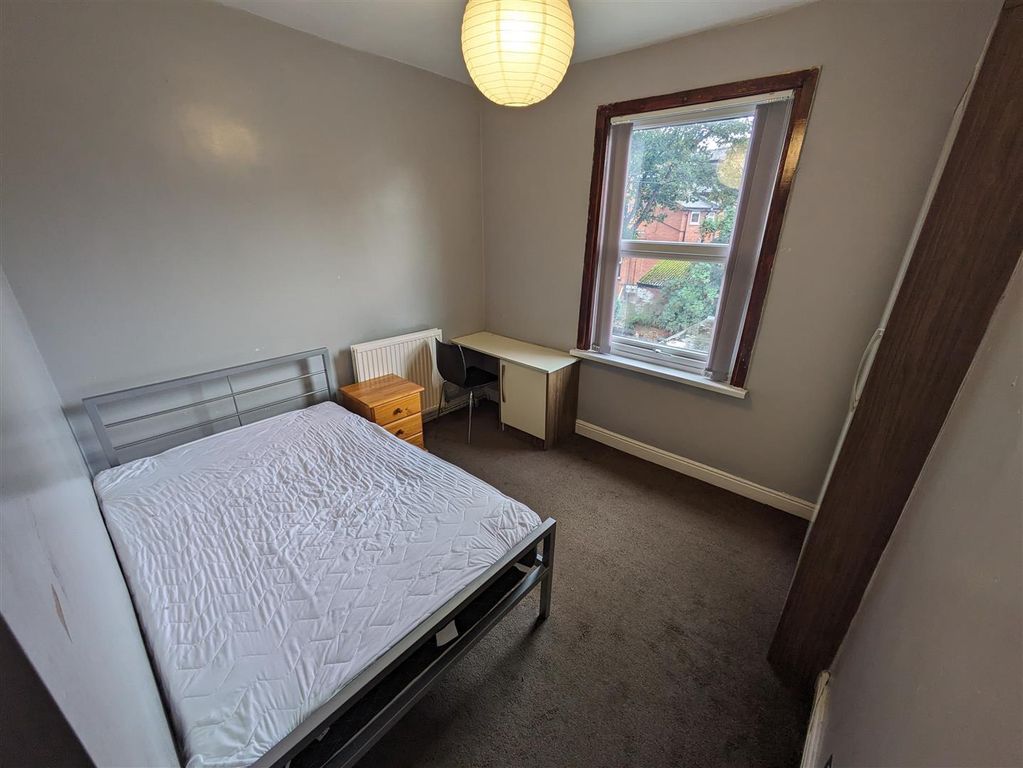 Property photo 2 of 10 Bedroom 3