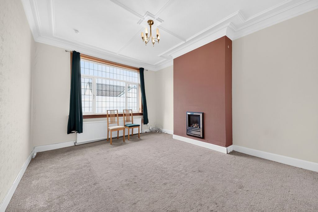 Property photo 3 of 17 Pbox-Img.Jpg