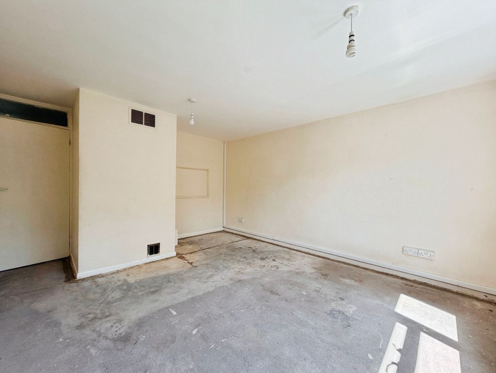 Property photo 3 of 11 5325557