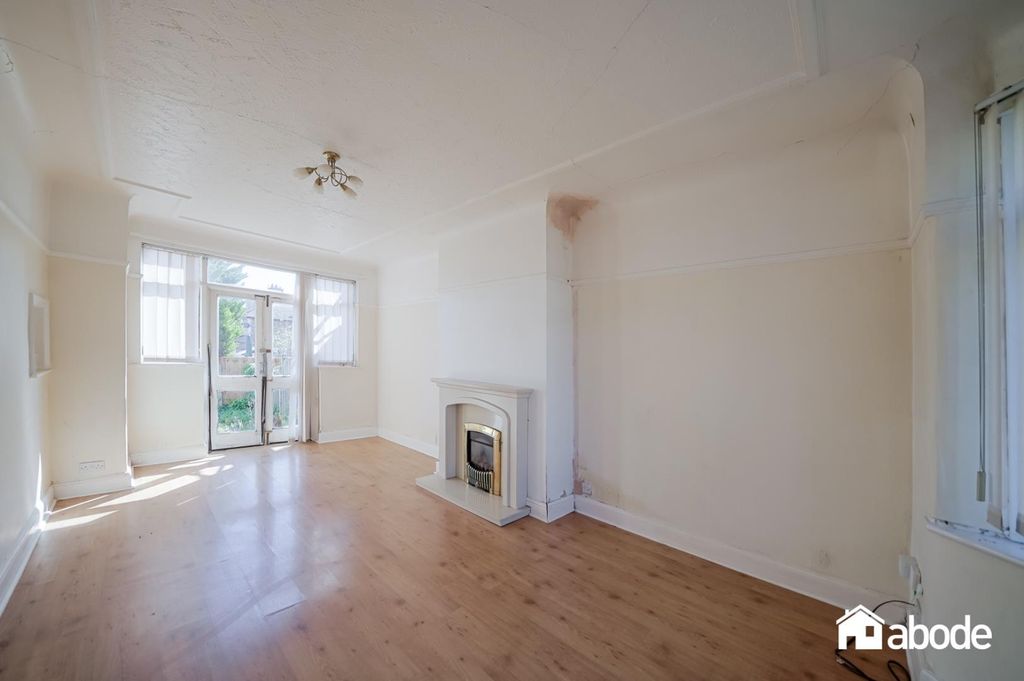 Property photo 3 of 19 Dsc03455-Hdr.Jpg