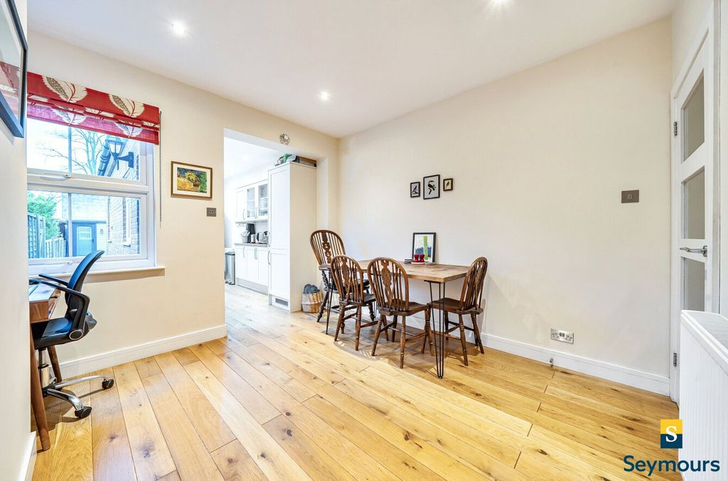 Property photo 3 of 16 Dining Room