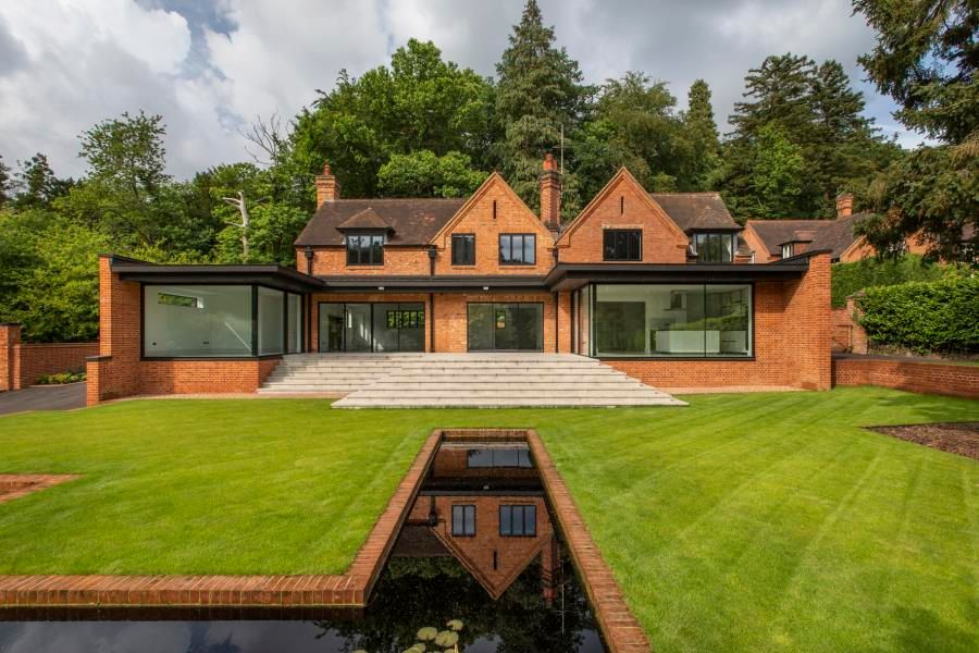 Property photo 1 of 9