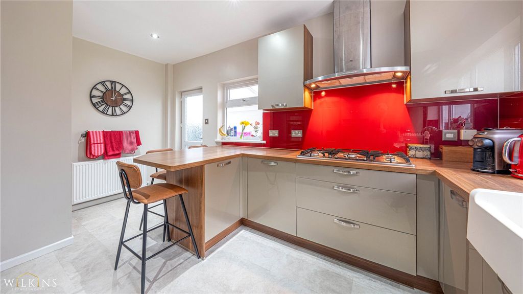 Property photo 3 of 36 Picture No. 15