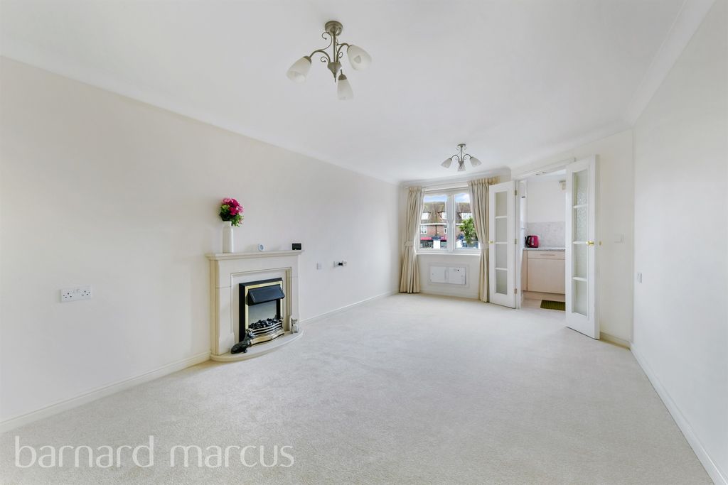 Property photo 2 of 8