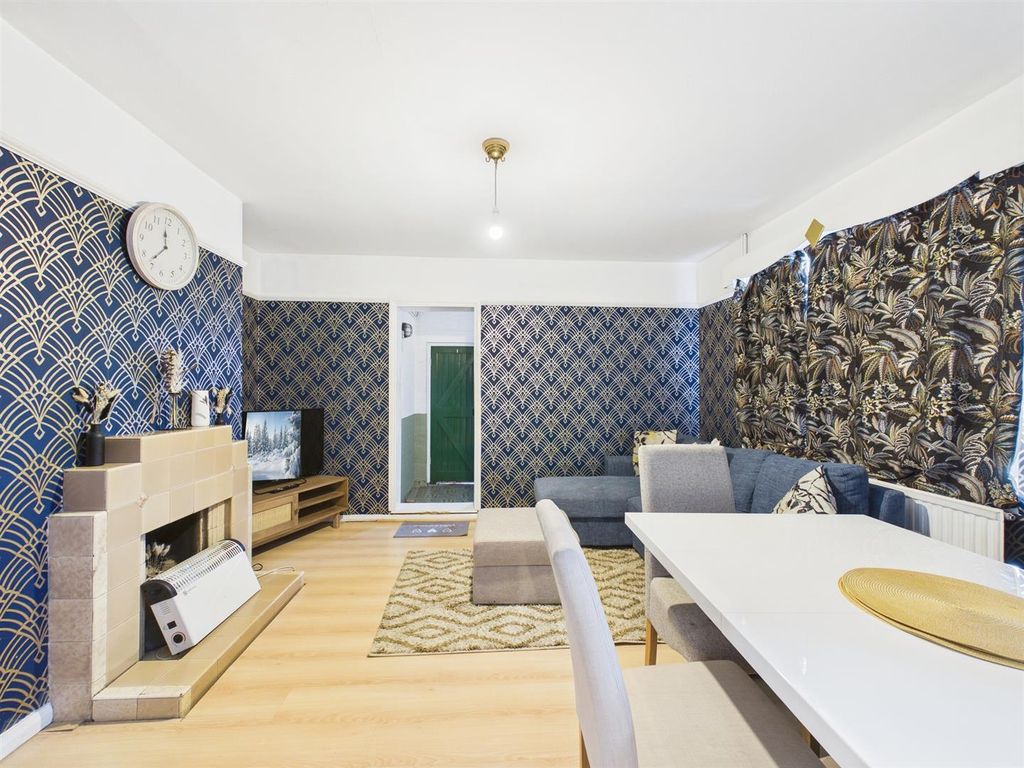 Property photo 3 of 15 Cam02435G0-Pr0183-Still002.Jpg