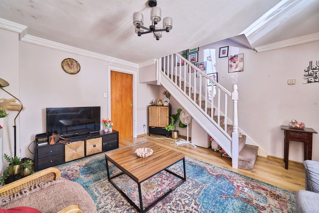 Property photo 2 of 19 Pbox-Img.Jpg