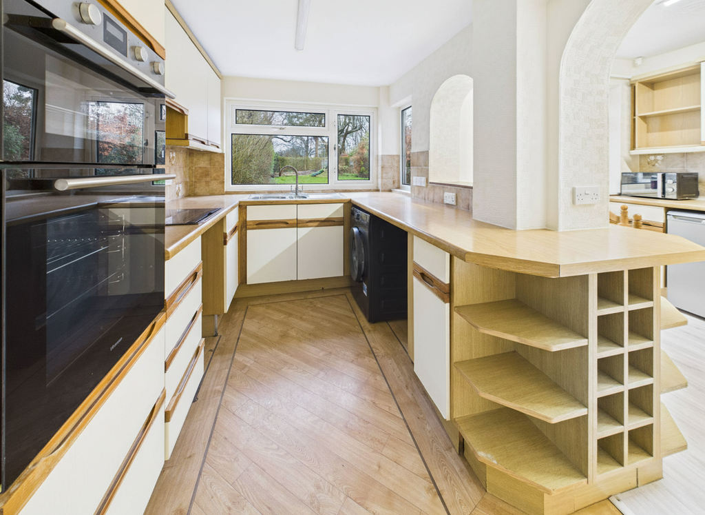 Property photo 3 of 31 Cam01698G0Pr0120Still010001