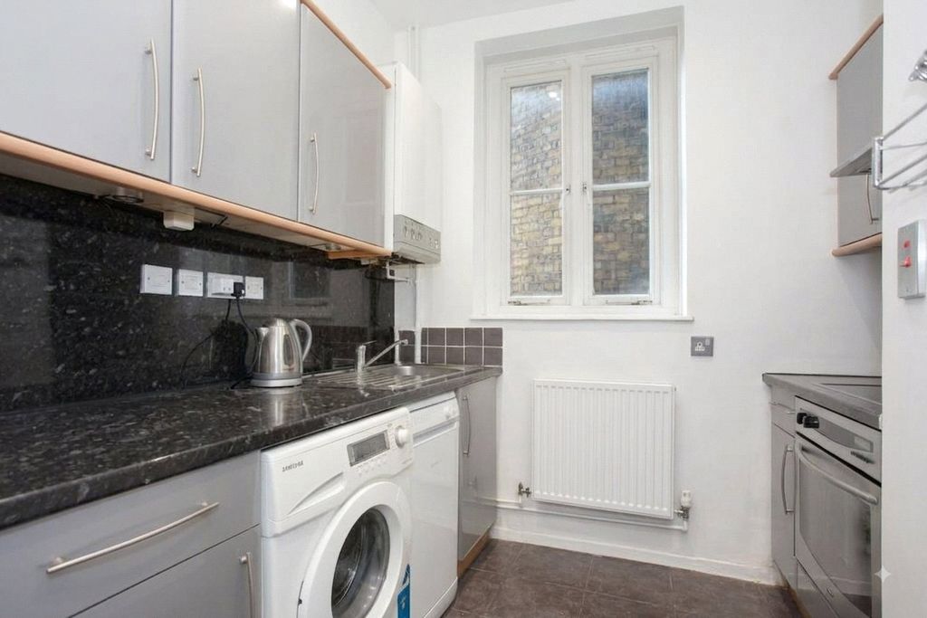 Property photo 2 of 6 Picture No. 16