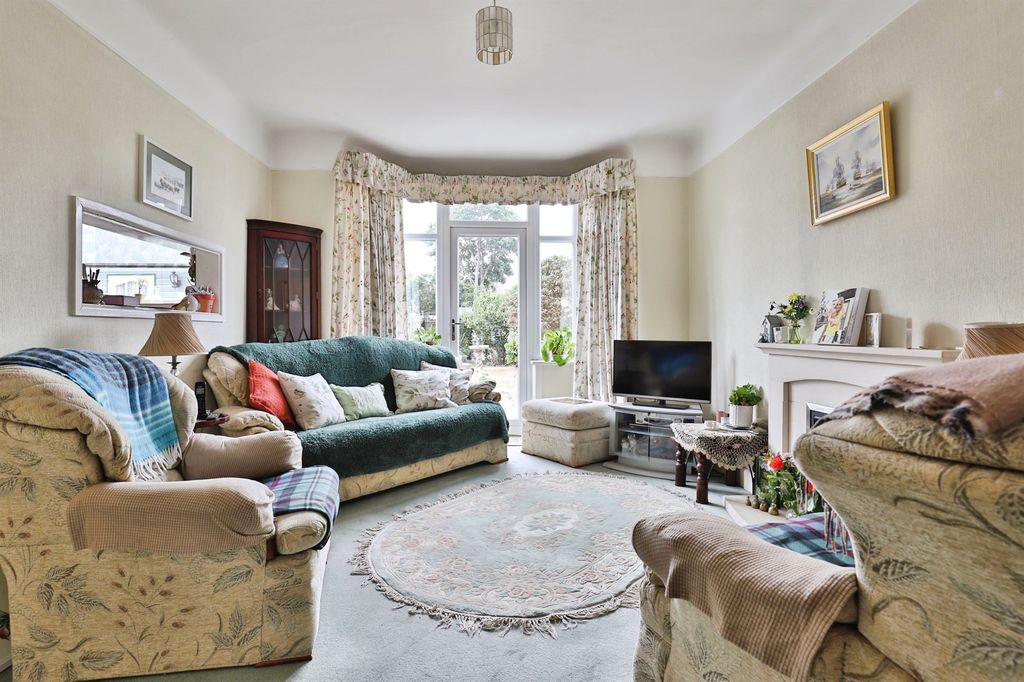 Property photo 3 of 22