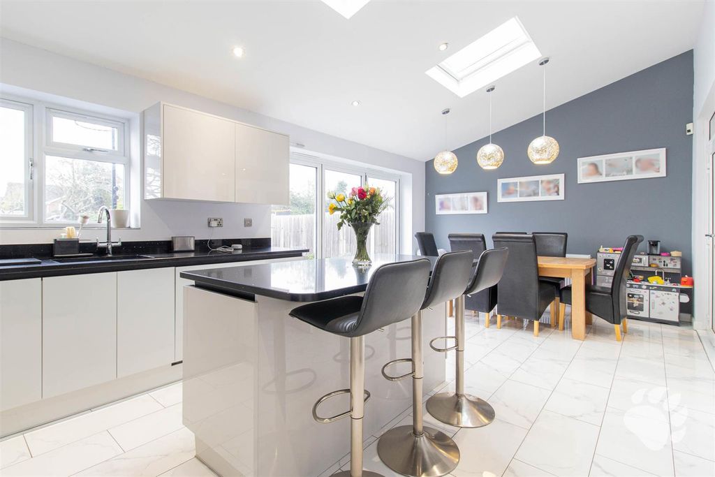 Property photo 2 of 33 Kitchen/Diner