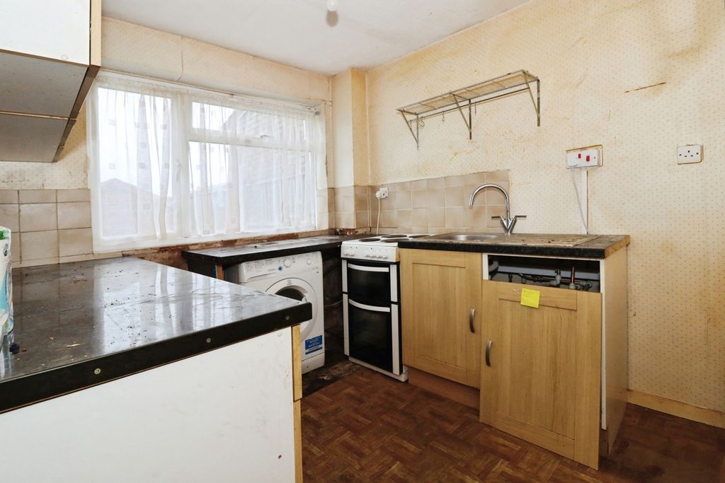 Property photo 3 of 17 Photo