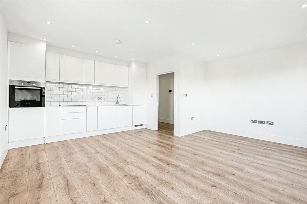 Property photo 1 of 14 Picture No. 18