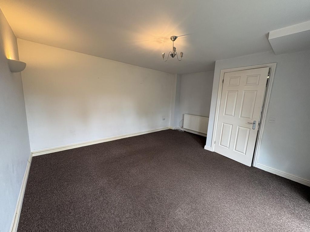 Property photo 3 of 9 Living Room