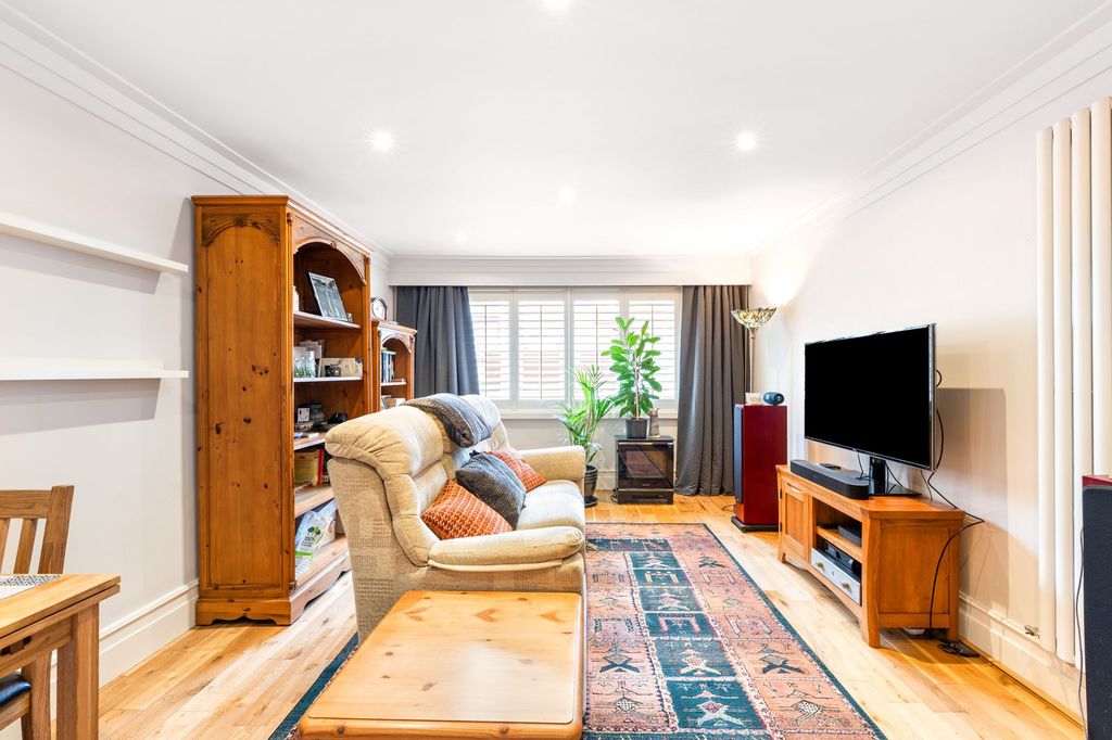 Property photo 2 of 9