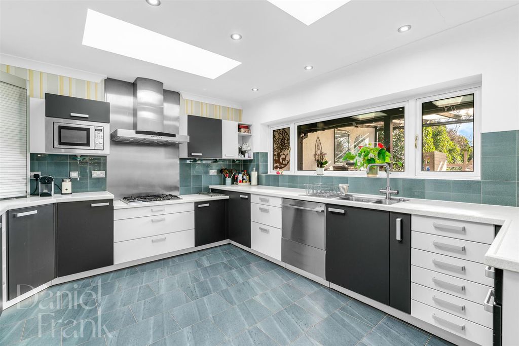 Additional image 15 of 5 bed detached house for saleTycehurst Hill, Loughton IG10