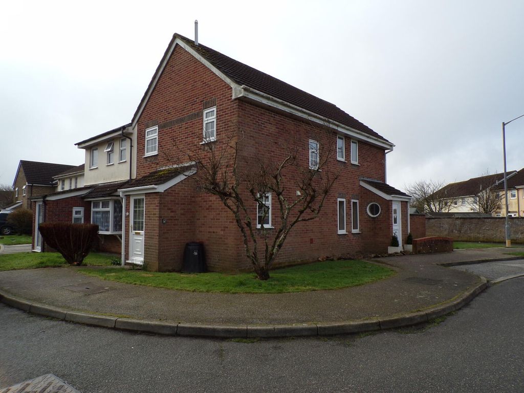Property photo 1 of 6 Front (Exterior)