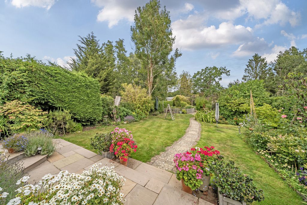 Property photo 2 of 29 1335691-19-6894d8...
