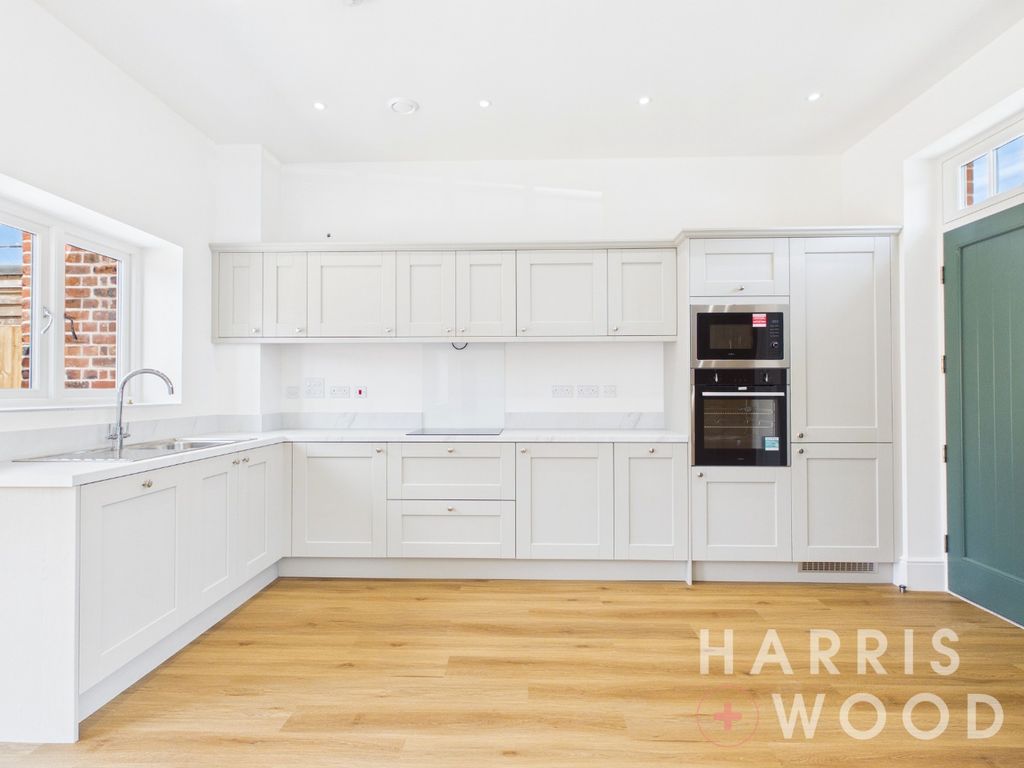Property photo 2 of 22 5255712