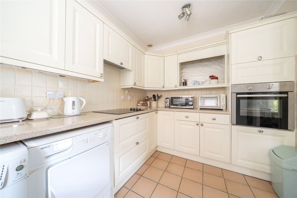Property photo 3 of 13 Picture No. 10