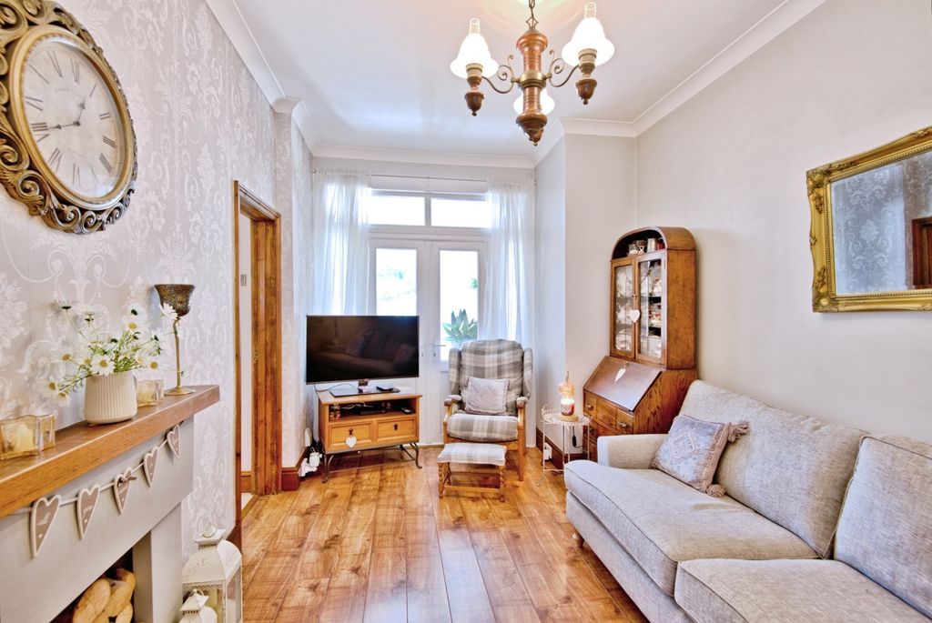 Property photo 3 of 24 Living Room