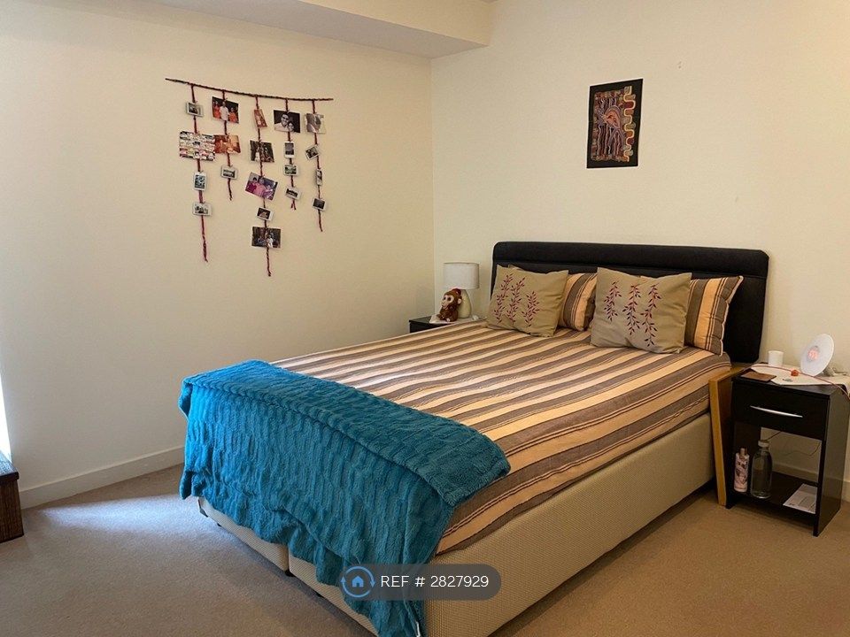 Property photo 3 of 5 Bed Room