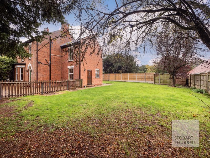 Property photo 2 of 26 Side