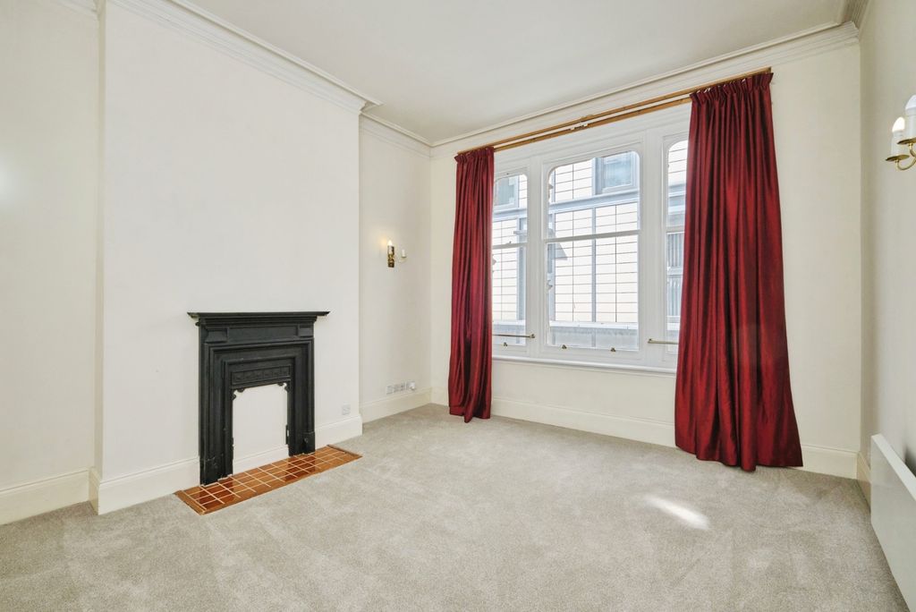 Property photo 3 of 20 Pbox-Img.Jpg