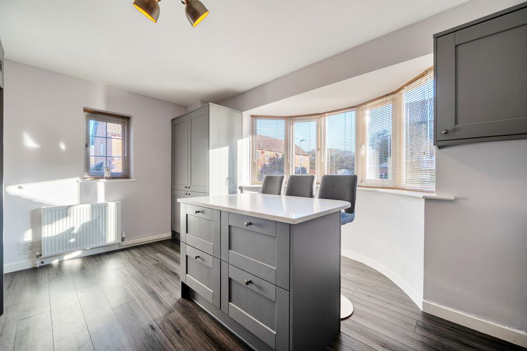 Property photo 2 of 8 2