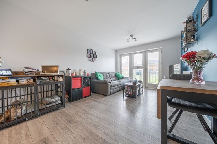 Property photo 2 of 17