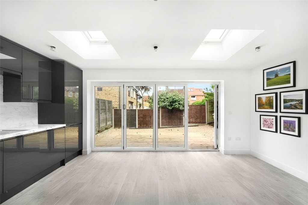 Property photo 1 of 14 Picture No. 25