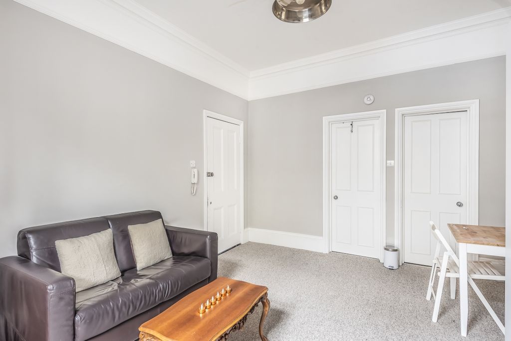 Property photo 1 of 6 Studio Room