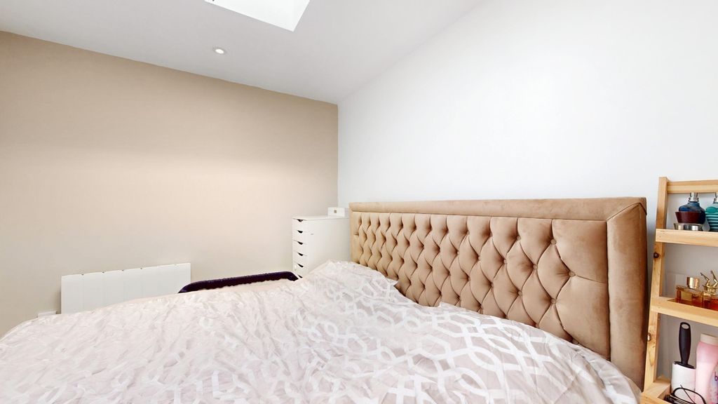 Property photo 3 of 14 4691573