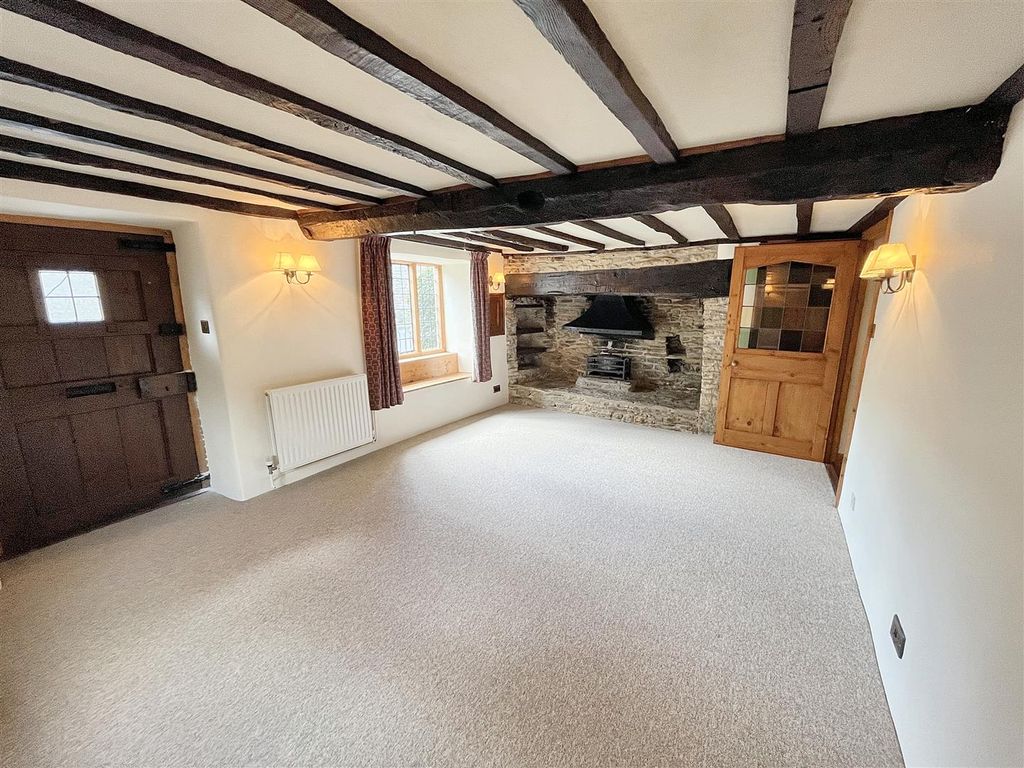 Property photo 2 of 14 Sitting Room