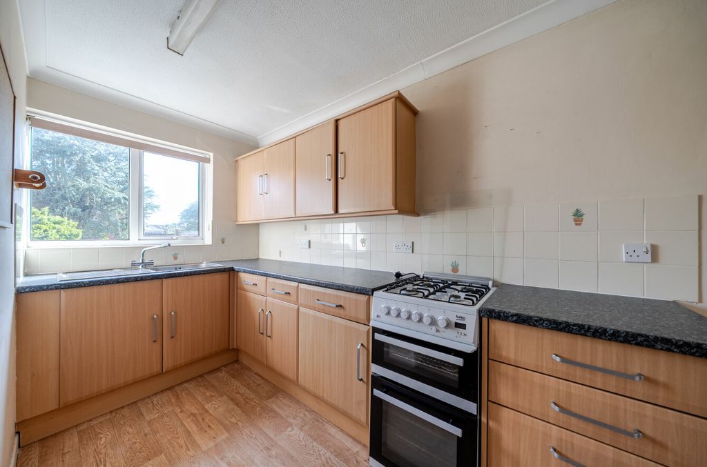 Property photo 3 of 14 1453318-4-69F225c...